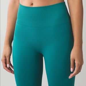 LuluLemon Zone In Crop Tights